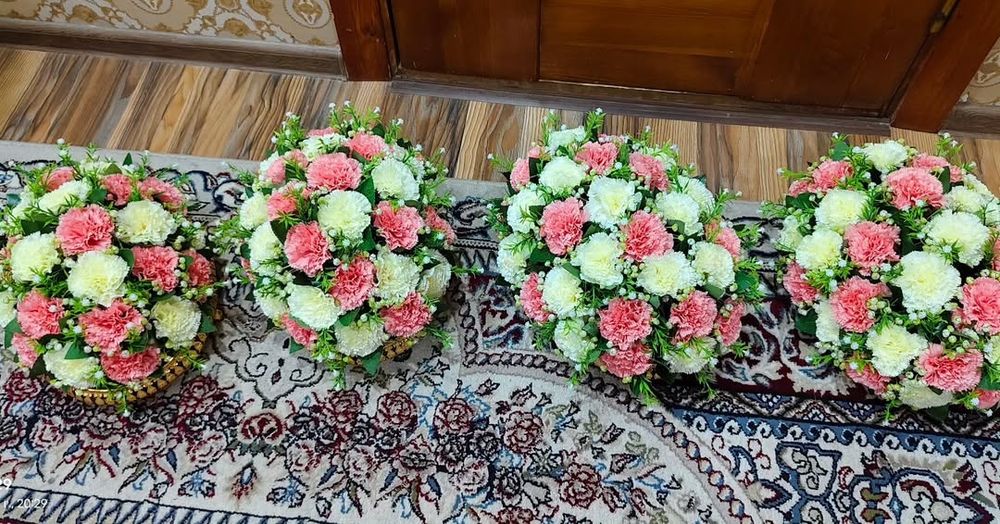 Продаётся искусственные цветы.  Стол учун гуллар сотилади