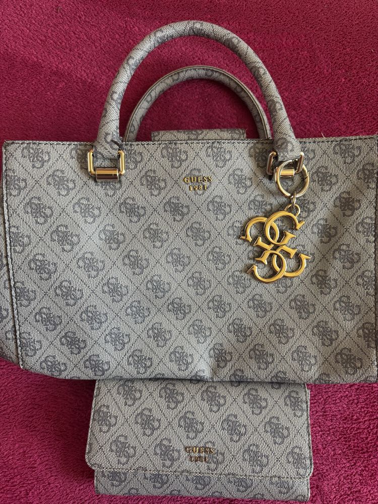 Guess- сива чанта + портмоне