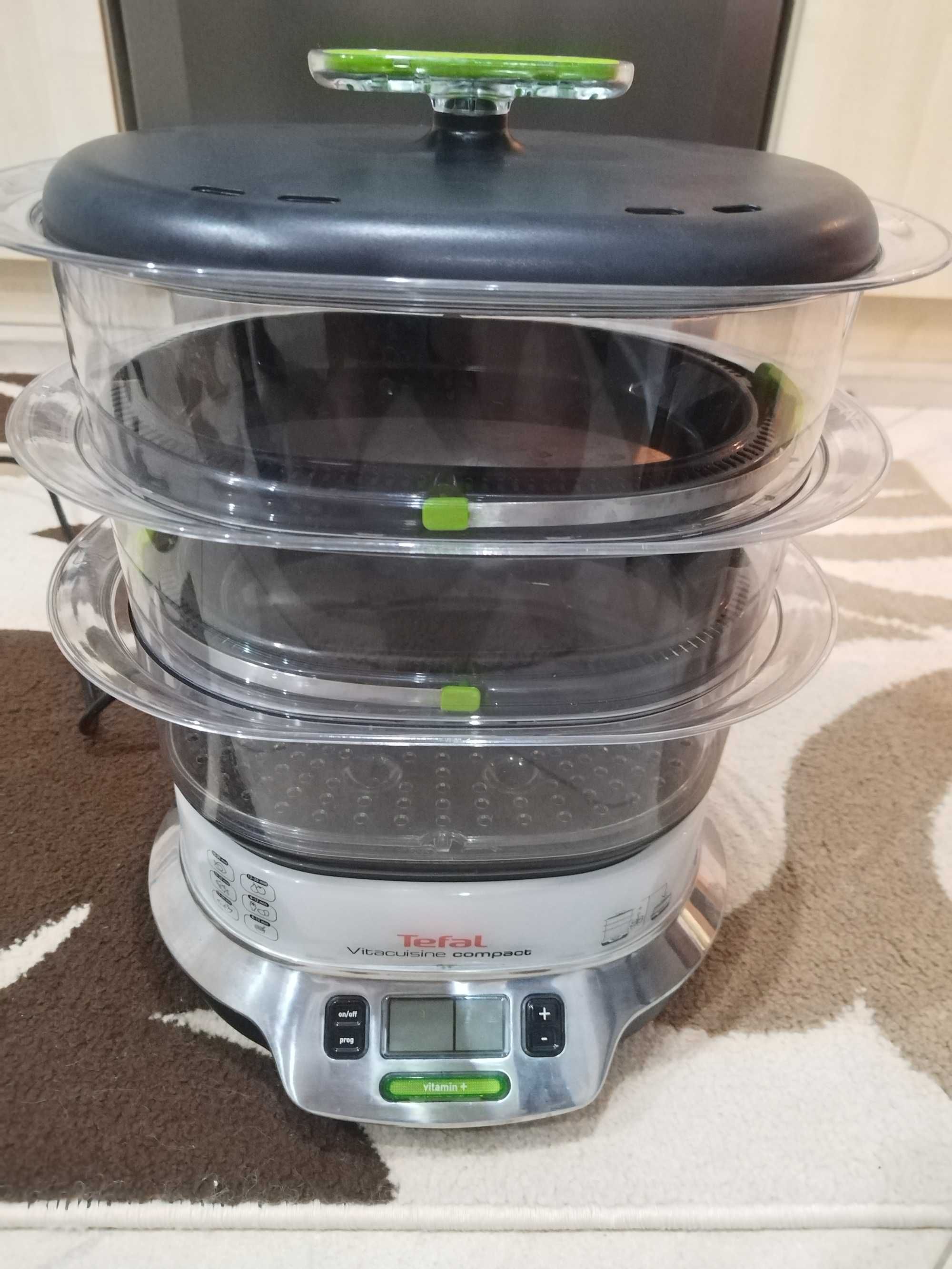 Vand aparat de  la aburi Tefal