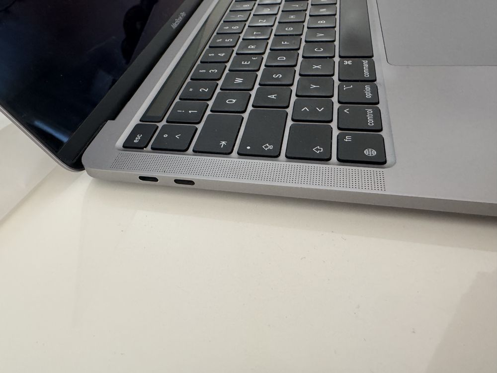 MacBook Pro 13” M2 / 16GB RAM / 512GB SSD