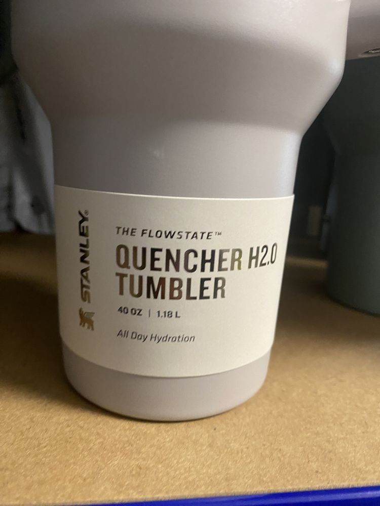 Термочаша Quencher H2.О от Stanley
