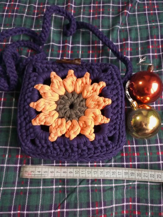 Продаются яркие сумочки