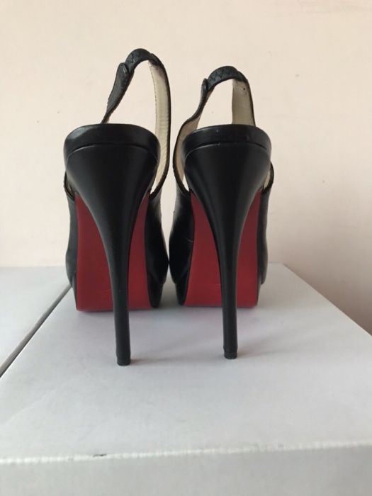 Pantofi,sandale,Christian Louboutin,marime 40,originali!