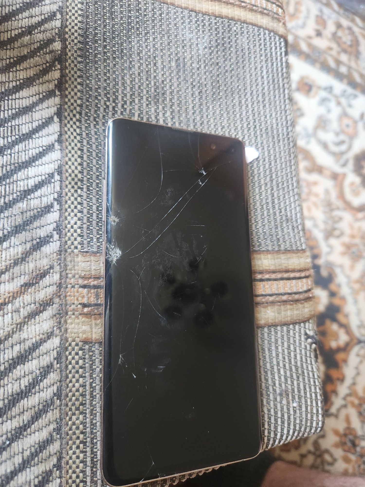 Продам Samsung s10 5G  СРОЧНО