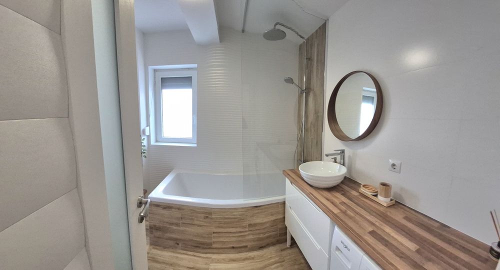 Inchiriez apartament 3 camere,str. Doamna Stanca