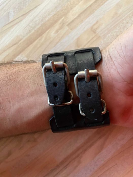 Bratara de piele barbateasca