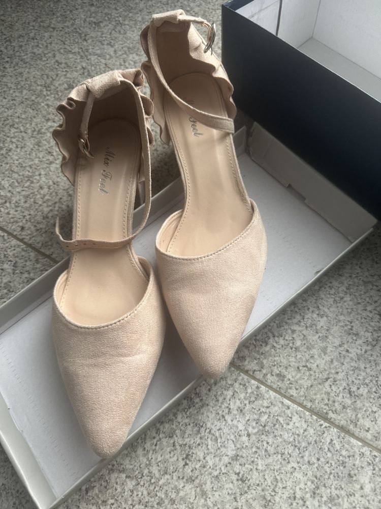 Pantofi ocazie ca noi!!39