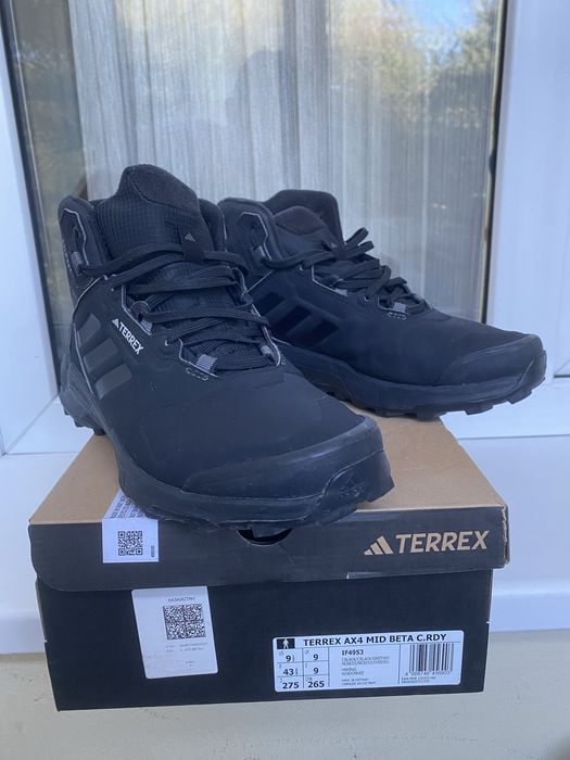 Продам обувь adidas