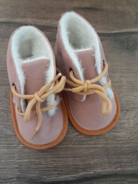 Топли бебешки ръкавици и пантофки