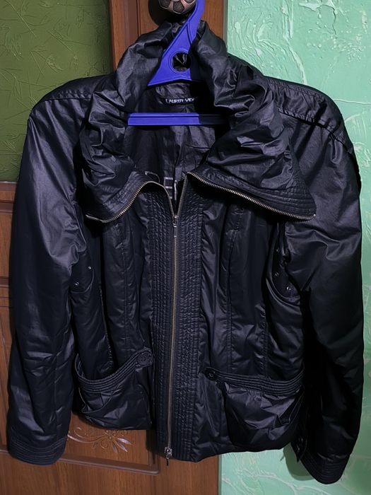 Куртка  женская.