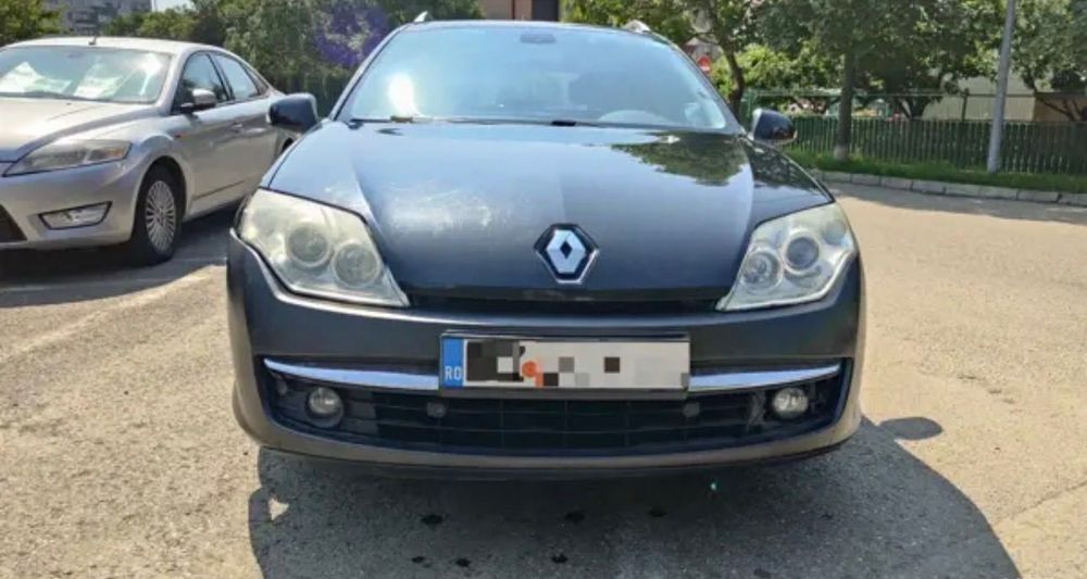 Renault Laguna Mașina este în stare bună de funcționare , are câteva lovituri și z ca