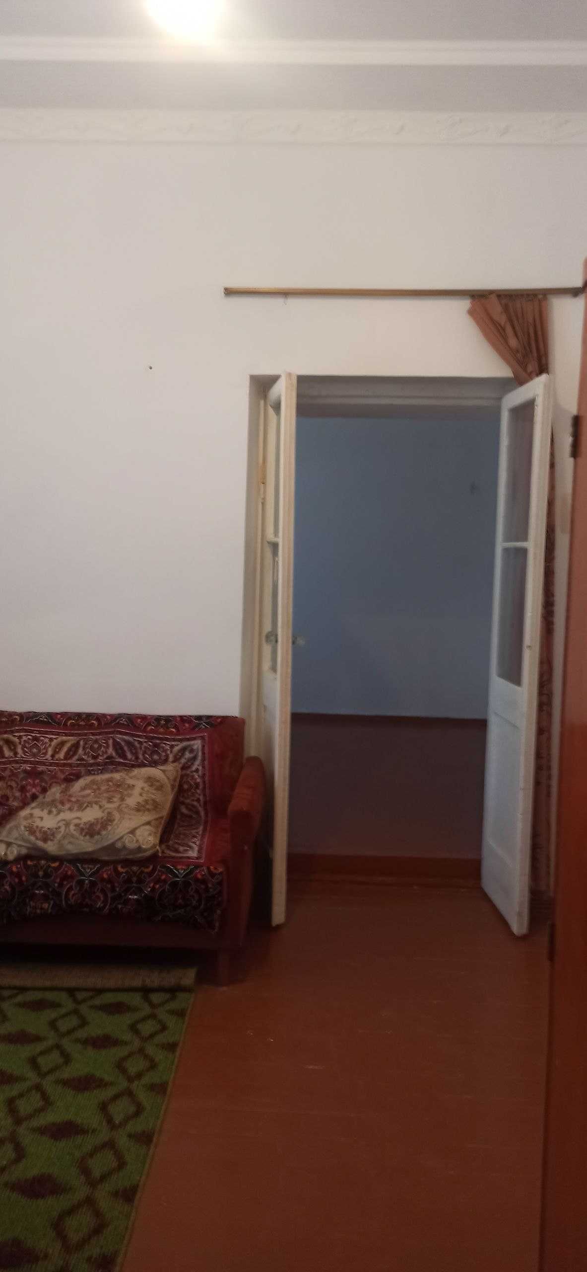 Продается двухкомнатная квартира в городе Алмалык. Район Телеграф.