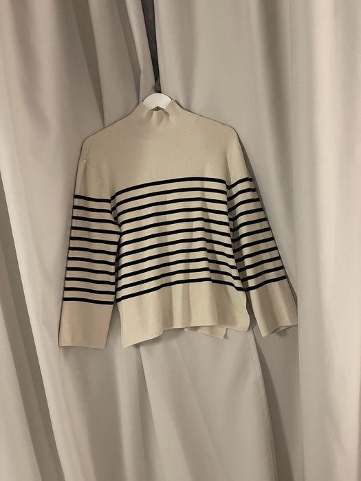 Пуловер на ленти HM