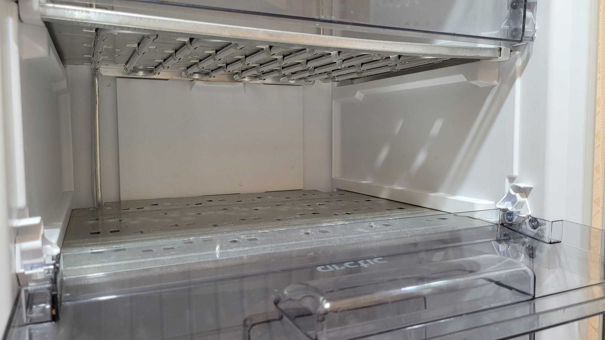 Congelator Arctic cu 6 sertare