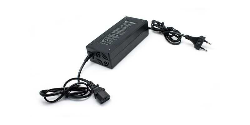 Incarcator Scuter Electric 60-67 Volti