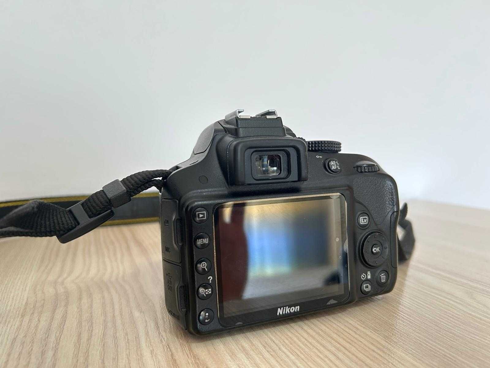 Nikon D3300 cu obiectiv 18-55mm