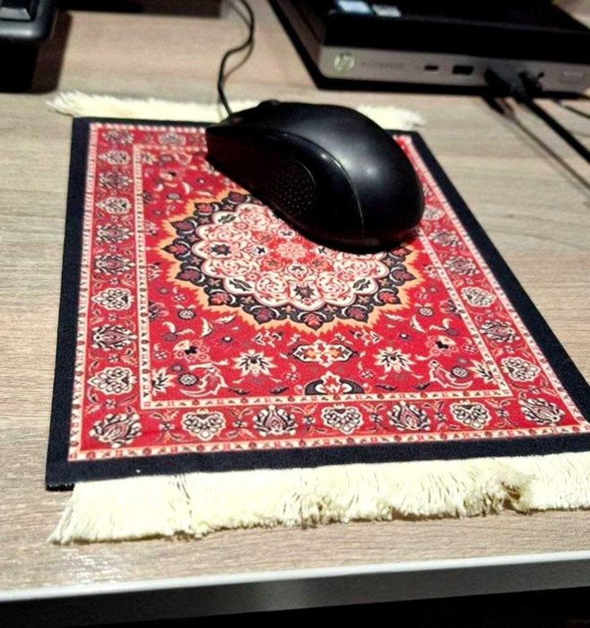 Бесплатная доставка. Коврик для мышки цвет бордовый.