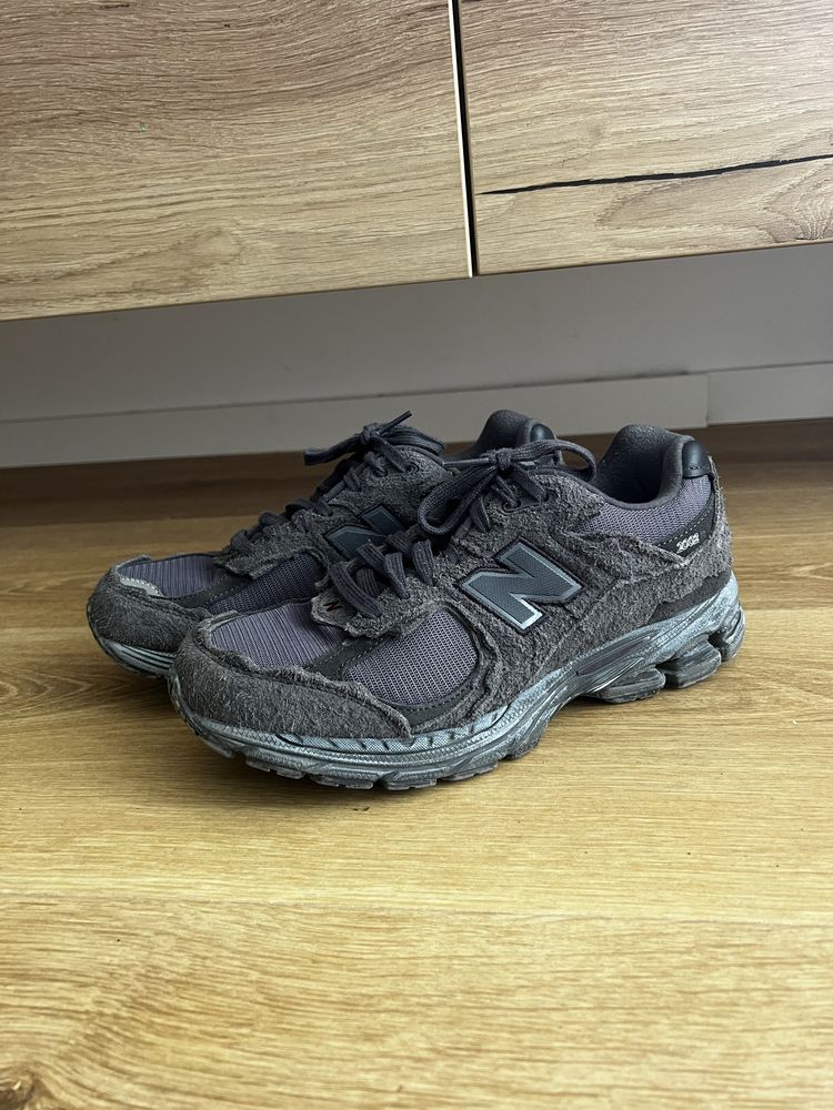 New balance protection pack 2002r