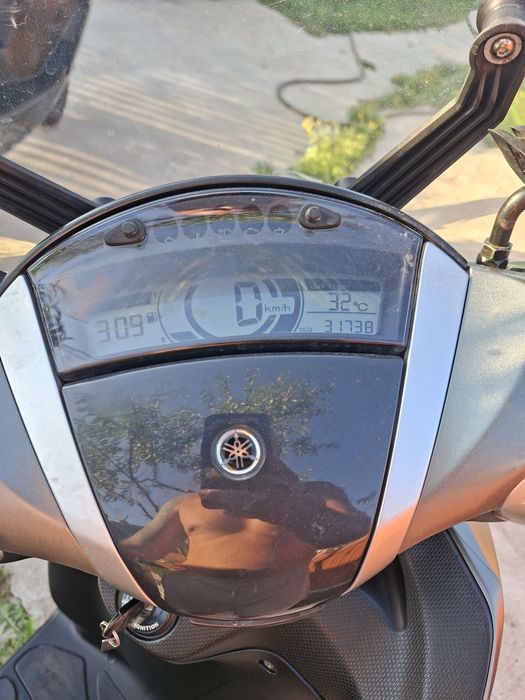 Scuter Daelim 300cc si yamaha xenter 125cc