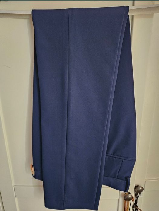 Vând costum bărbătesc, mărimea 46 (S)