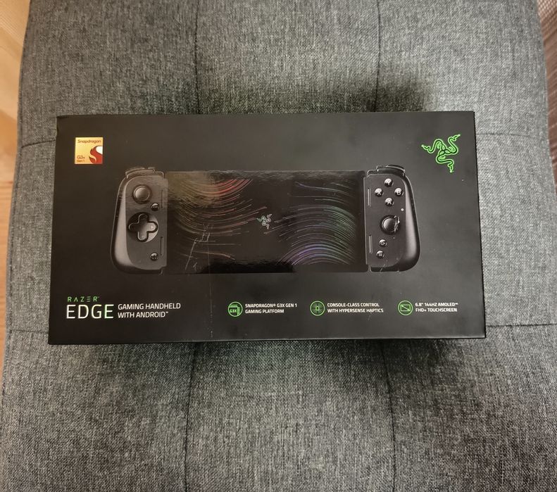 Consola portabila gaming RAZER Edge WiFi + Kishi V2 Pro, 128GB,