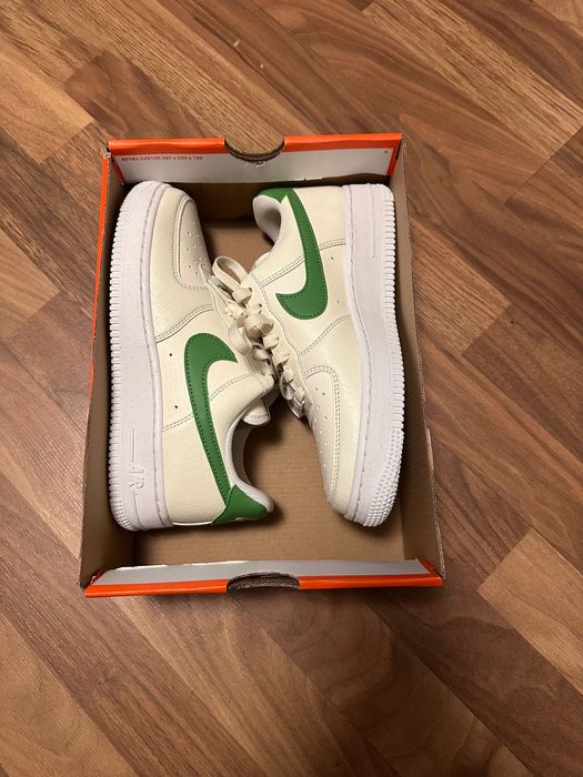 Дамски снейкъри Nike Air Force 07