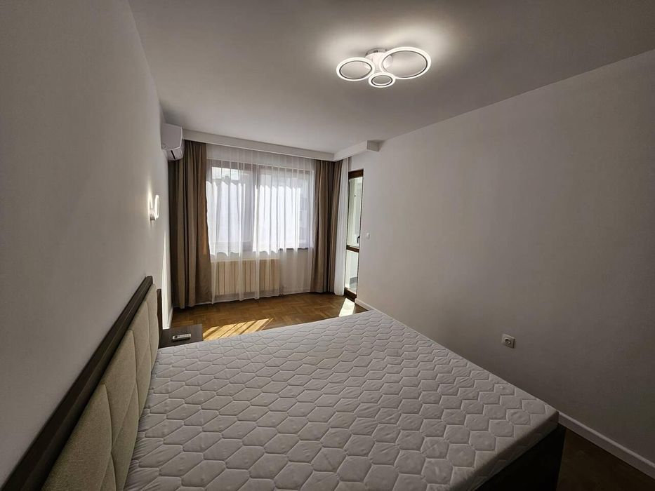 Дава се под наем Тристаен апартамент в Пловдив, Център - 127 кв.м за 900 € - Снимка #6