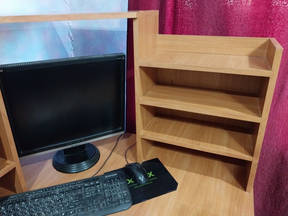 Компьютерный стол