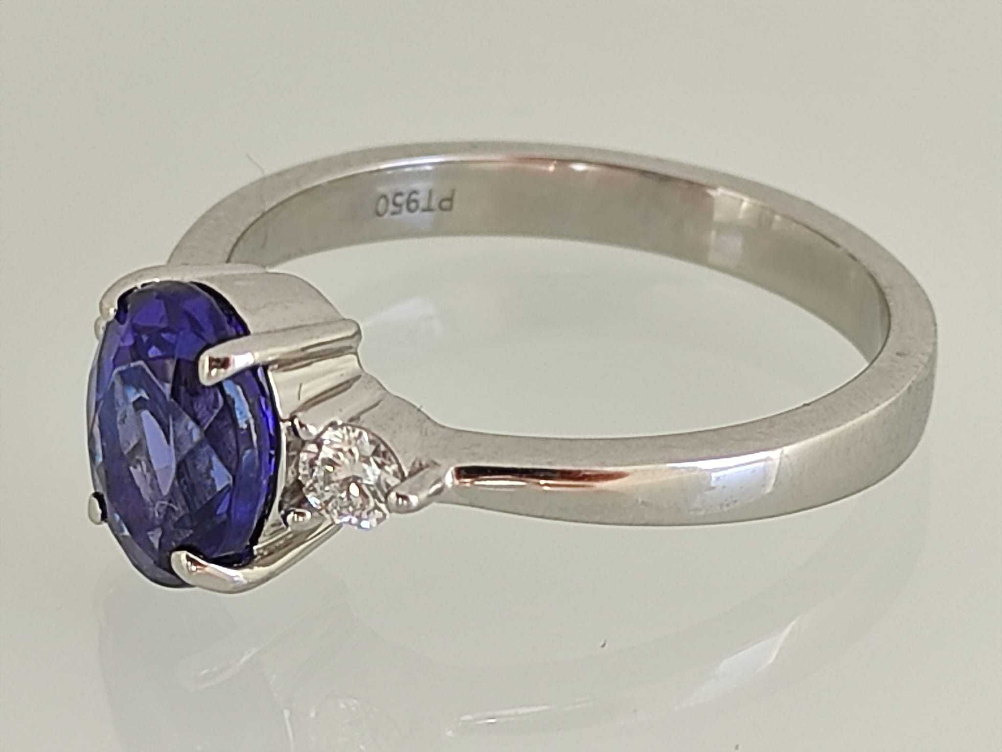 Inel platina cu Tanzanite si diamante de la Rhapsody