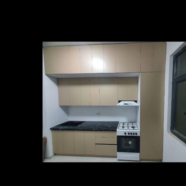 кухонная мебель и универсальный стол для работы и учебы