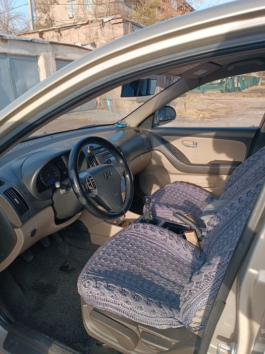 Hyundai Elentra sotiladi