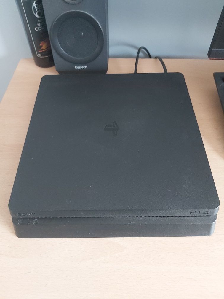Playstation 4 Slim