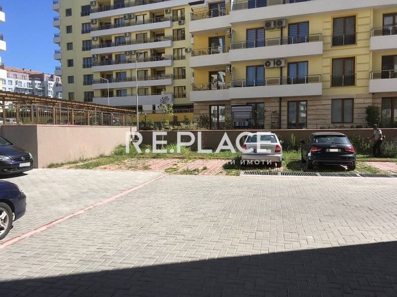 Дава се под наем Двустаен апартамент в Варна, Победа - 68 кв.м за 612 € - Снимка #12