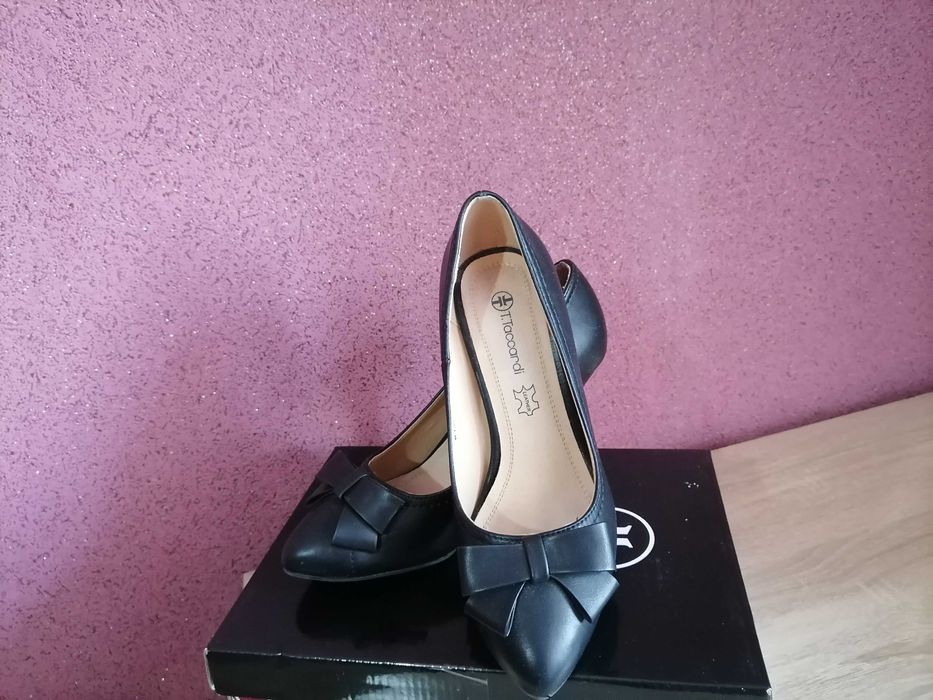 продам женские туфли