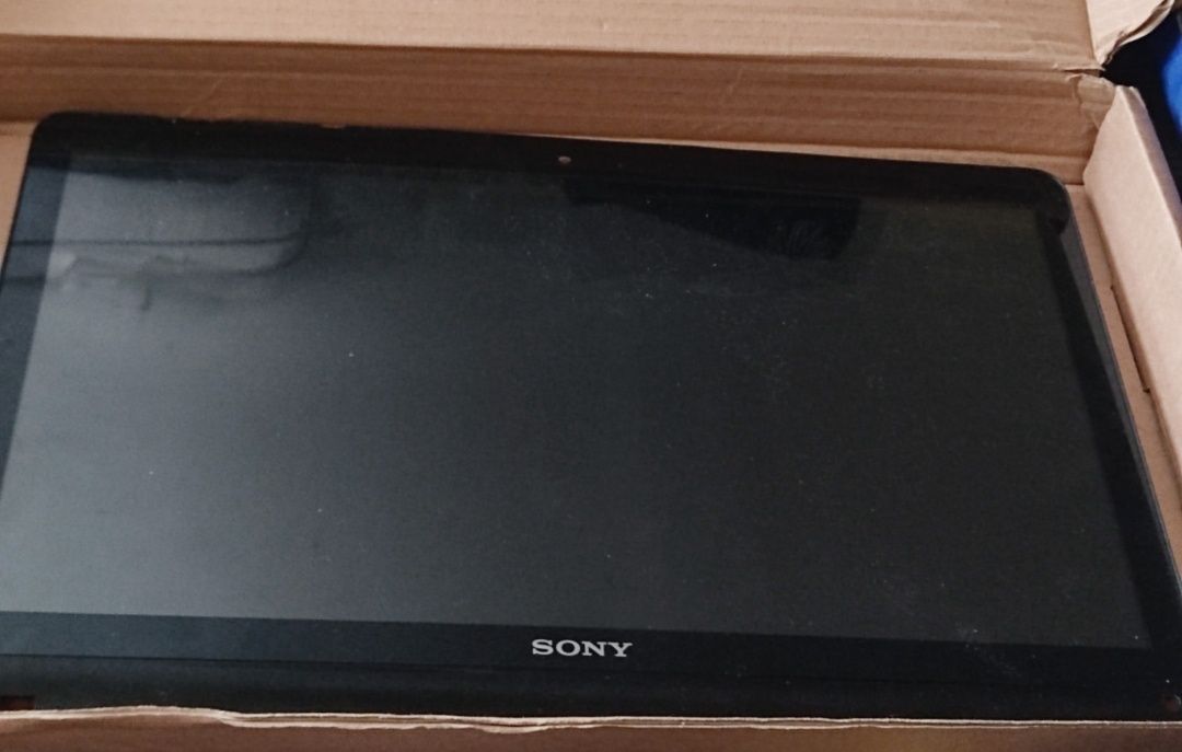 Display LCD cu tot cu touchscreen Sony Vaio