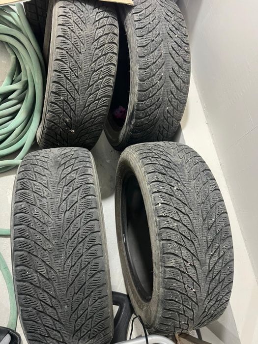 Продается зимние шины