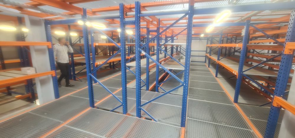 Rafturi metalice
