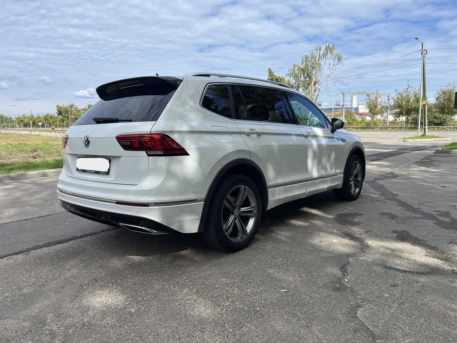 Volkswagen Tiguan Allspace 2xR-Line 2.0TDI 150CP DSG Virtual MatrixLED