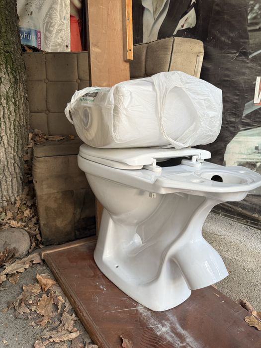 Продается унитаз