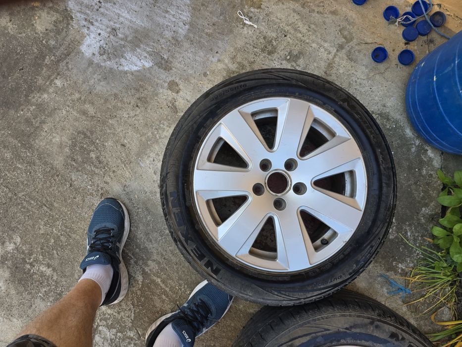 Vând anvelope vara cu jante aliaj Audi A4 B7.