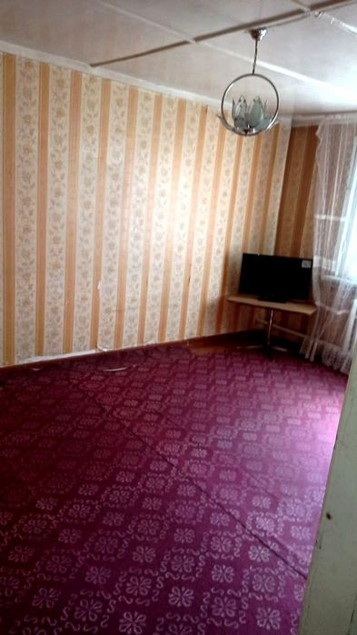 Sputnik 8   2  xonali  1  chi  etaj   srochni  sotamiz  36 000 $