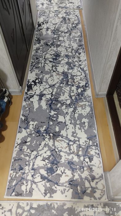 Karidorga gilam, yap-yangi olingan