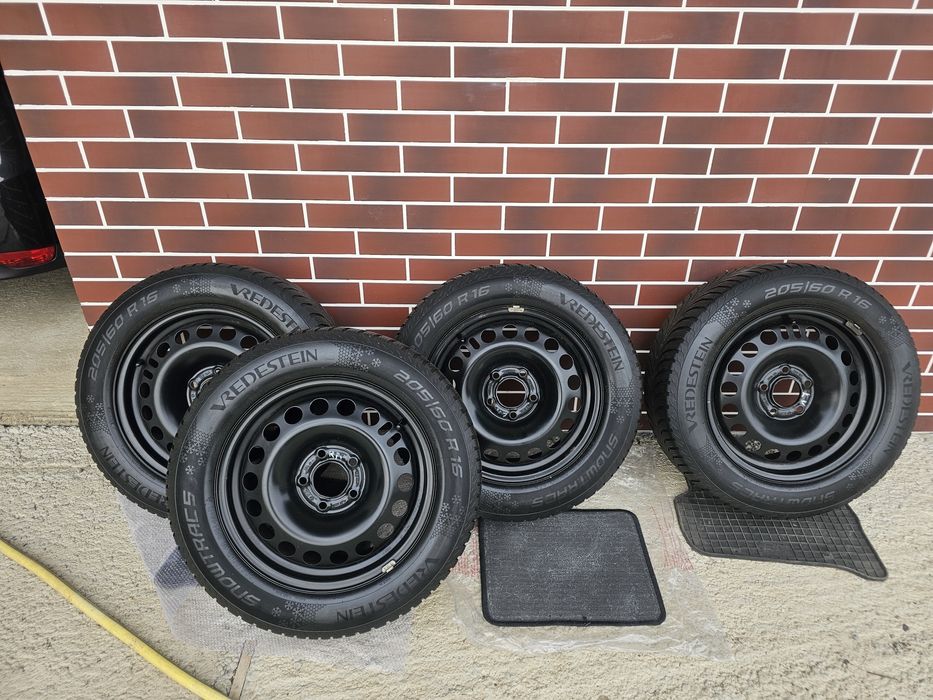 Cauciucuri iarna 205/60/16 Vredestein cu jante tabla