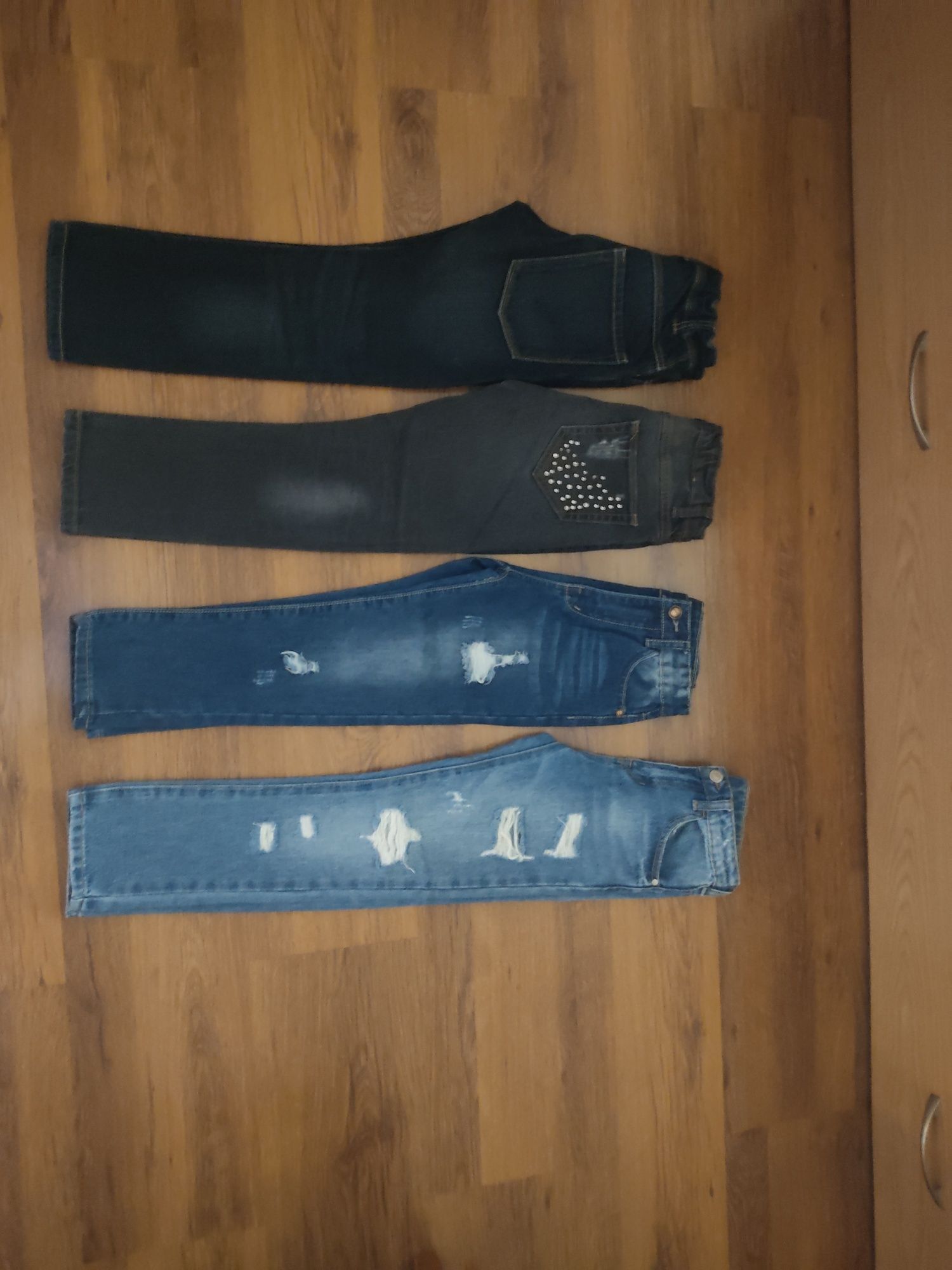 Плотные джинсы на осень