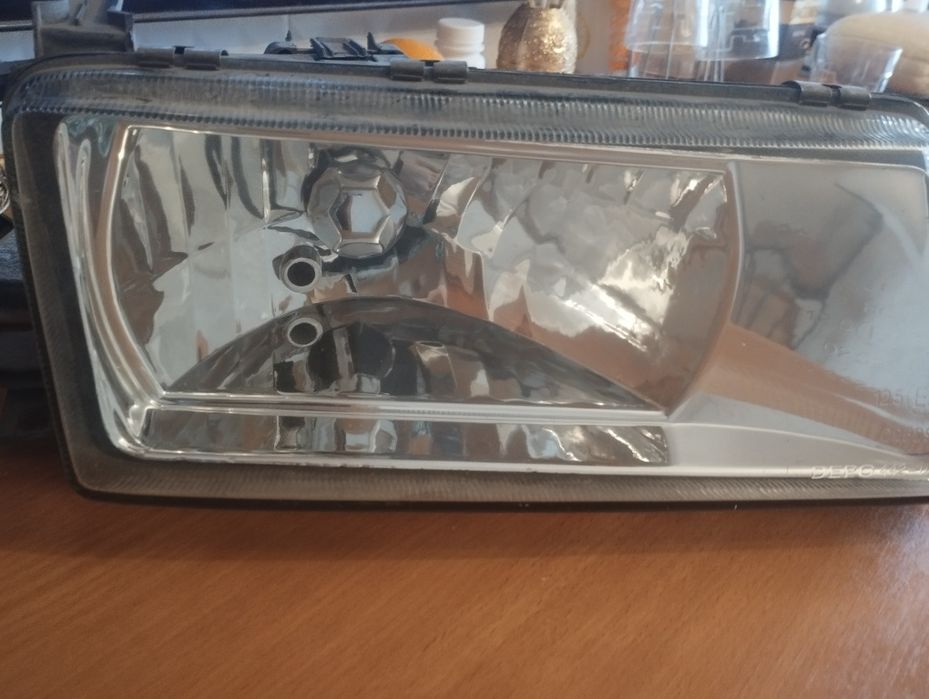 Продам фару на Опель Ветра А