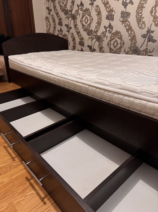 Кровать 85*200, с матрасом