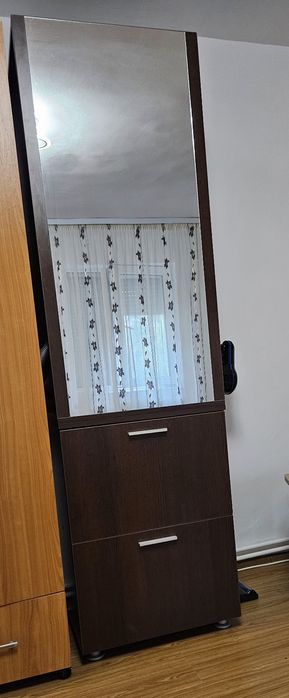 Pantofar cu loc de umerașe