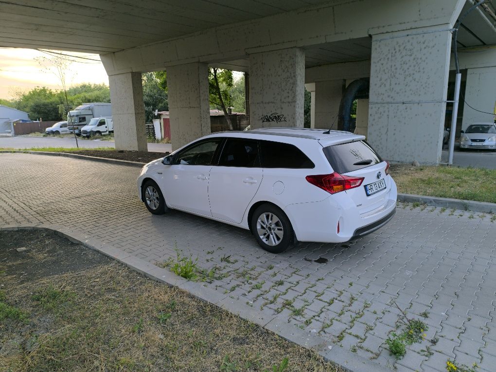 Toyota auris hybrid