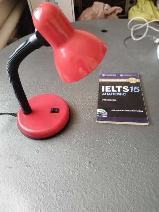 Stol chiroq, o'qish chirog'i