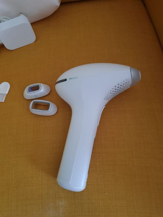 Epilator Philips Lumea IPL SC2009/00, 250.000 impulsuri, Acumulator.
